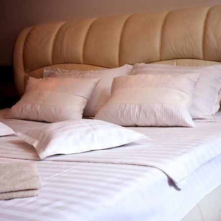 Grand Central Accomodation Doamnei2 Бухарест Екстер'єр фото